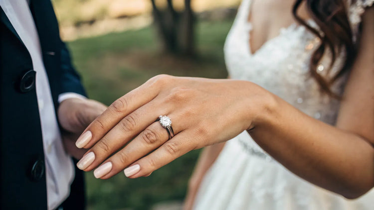 How to Properly Wear Wedding Band and Engagement Ring