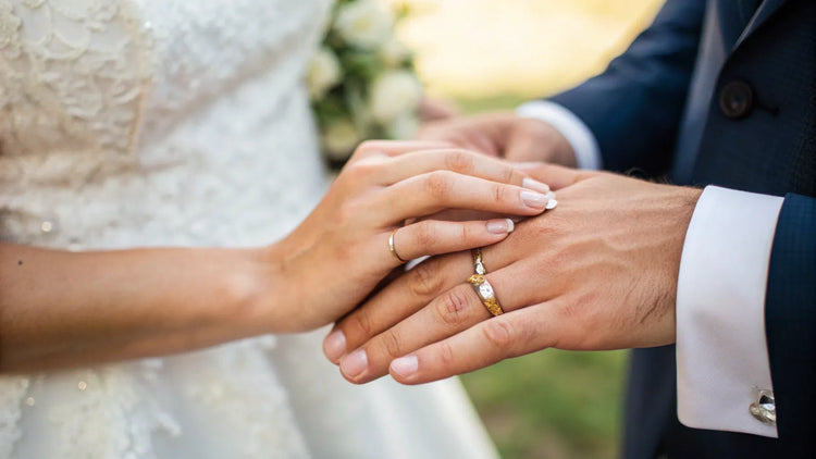 What Hand Is a Wedding Ring Worn