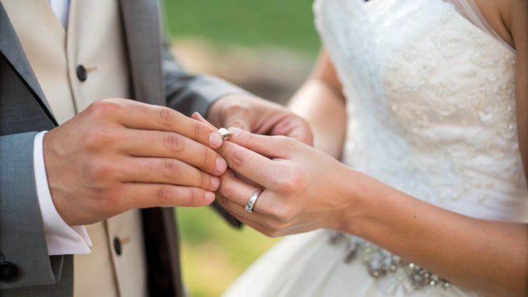 Where To Put Wedding Ring For Bride And Groom