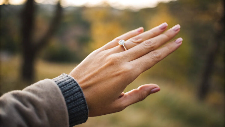 Which Hand is the Promise Ring Finger: A Comprehensive Guide to Commitment