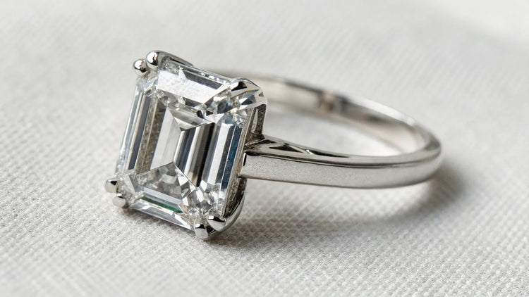 How Big is a 2 Carat Emerald Cut Diamond? Understanding Size and Selection