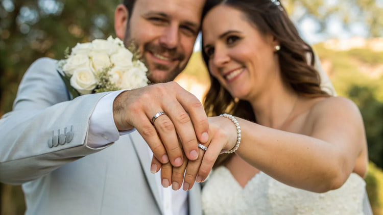 Should Married Couples Wear Wedding Rings