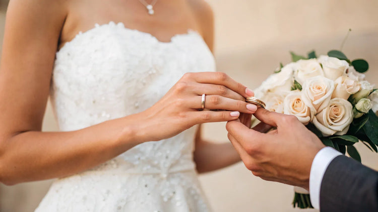Where to Wear Wedding Ring: Tradition, Choice and Practical Care