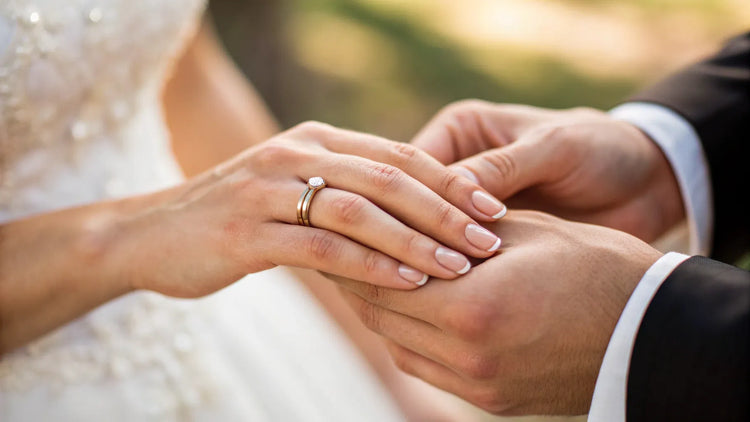 Do Wedding Rings Go On Right Or Left Hand?