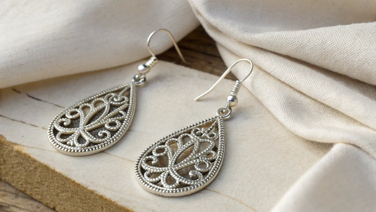 How Much Are 925 Silver Earrings Worth? A Comprehensive Guide to Understanding Value