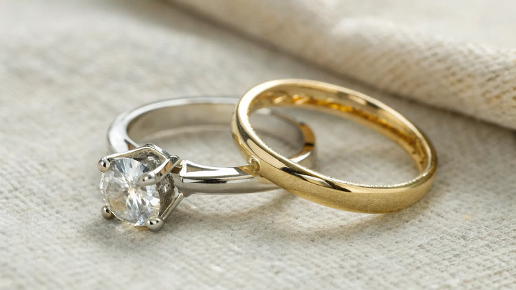 Should Engagement Rings Be Silver or Gold? Exploring the Perfect Choice for Your Love Story