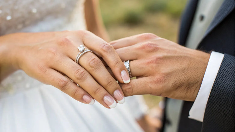 What To Put First: Engagement Or Wedding Ring?