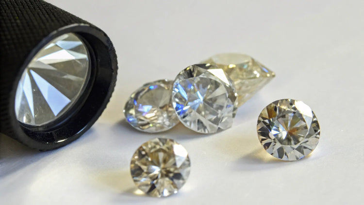 Can Lab Diamonds Have Fluorescence? Understanding the Phenomenon