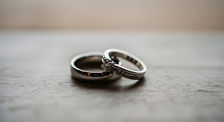 How Much Do Wedding Rings Typically Cost