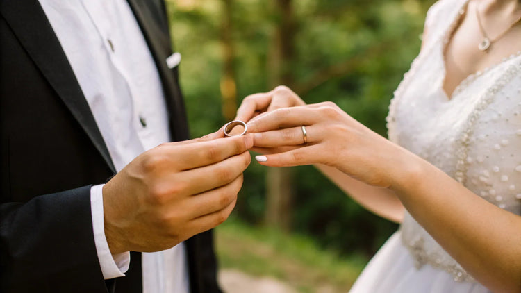 How to Remove Wedding Ring From Finger