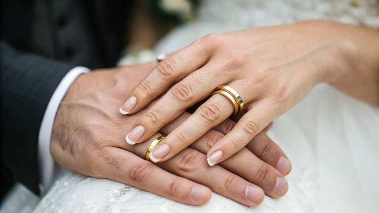 What Finger Do Russians Wear Wedding Ring