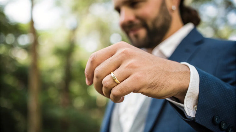 Which Hand Does Wedding Ring Go On Man
