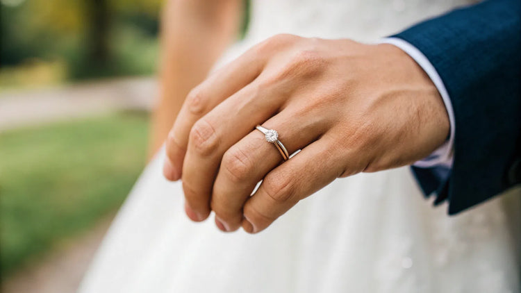 Can I Wear My Wedding Ring On Right Hand