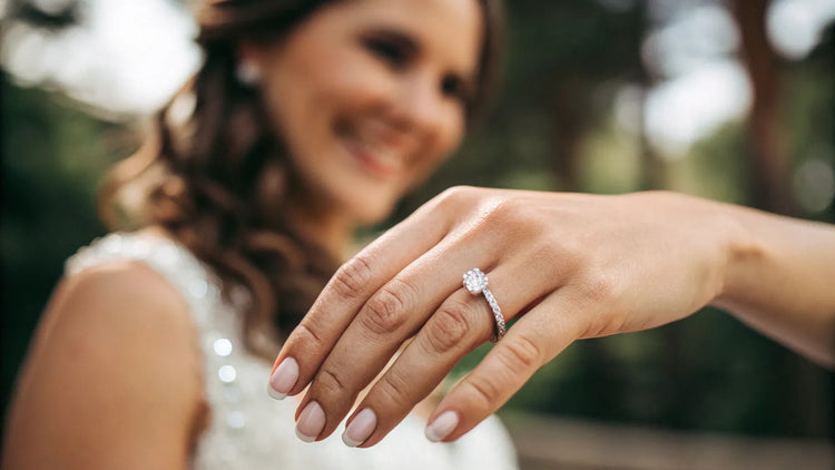 Which Hand Does Wedding Ring Go On Woman