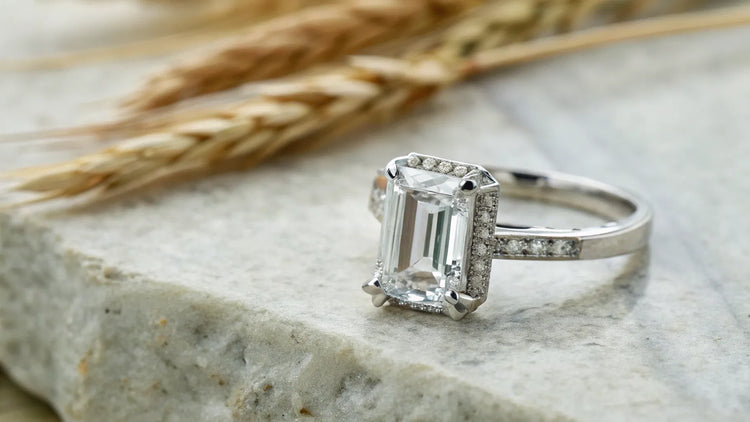 Are Emerald Cut Engagement Rings Popular? Exploring the Timeless Elegance of a Classic Choice