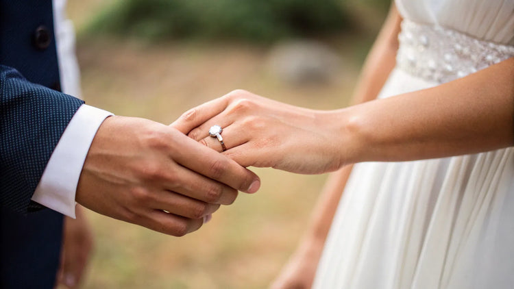 What Do You Do With a Promise Ring After Engagement? Exploring the Journey of Love and Commitment
