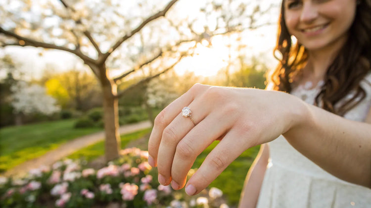 Where Does One Wear a Promise Ring? A Comprehensive Guide to Symbolism and Style