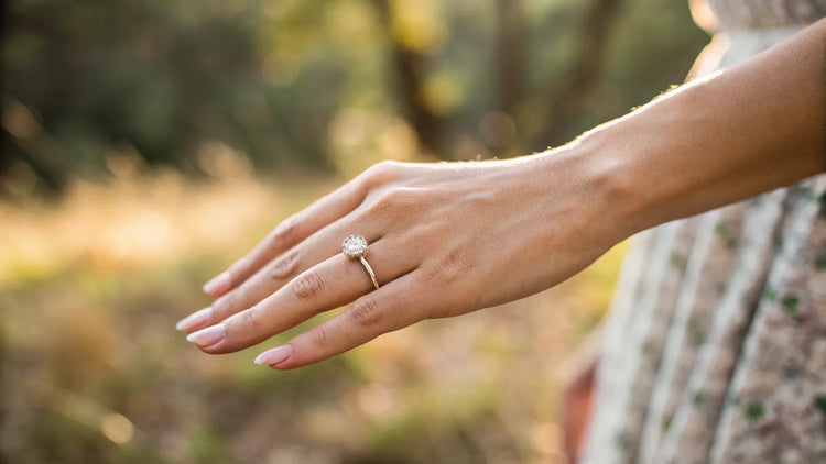 What Side Does Your Promise Ring Go On? A Comprehensive Guide to Choosing the Perfect Finger