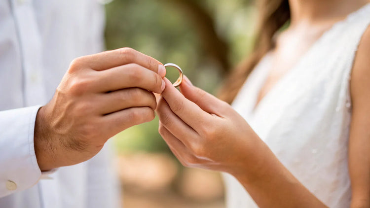 Where Should I Put a Promise Ring? A Comprehensive Guide to Placement, Meaning, and Style