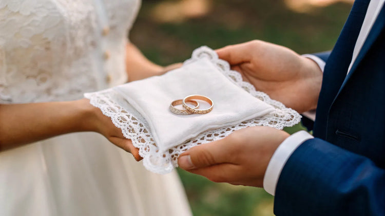 How to Carry Rings at a Wedding