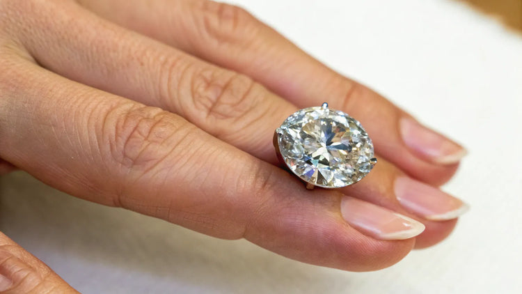 The Perfect Diamond Shape for Short Fingers: A Comprehensive Guide
