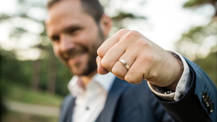 Do Guys Wear Their Wedding Ring On Their Right Hand