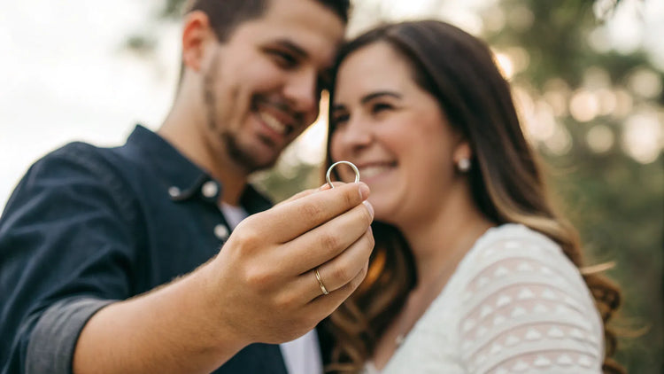 When to Give a Promise Ring to Your Girlfriend: A Comprehensive Guide