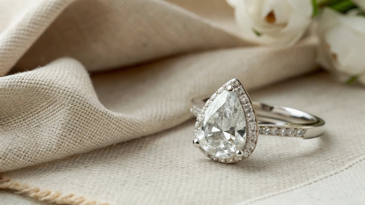 The Ultimate Guide to Wearing a Pear Diamond Ring: Which Way to Wear It?
