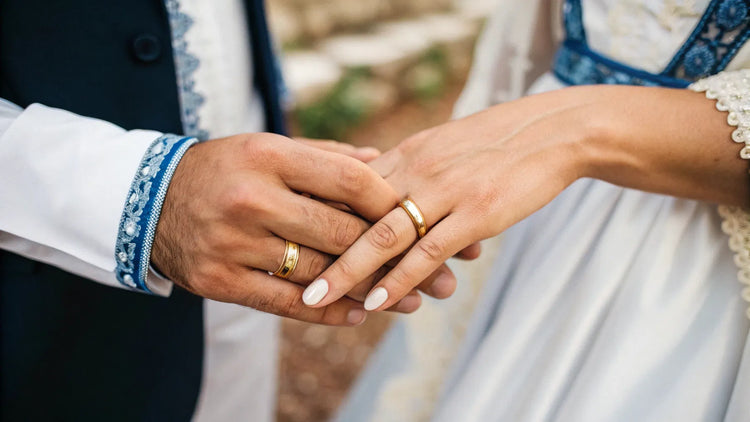 What Hand Do Greeks Wear Wedding Ring