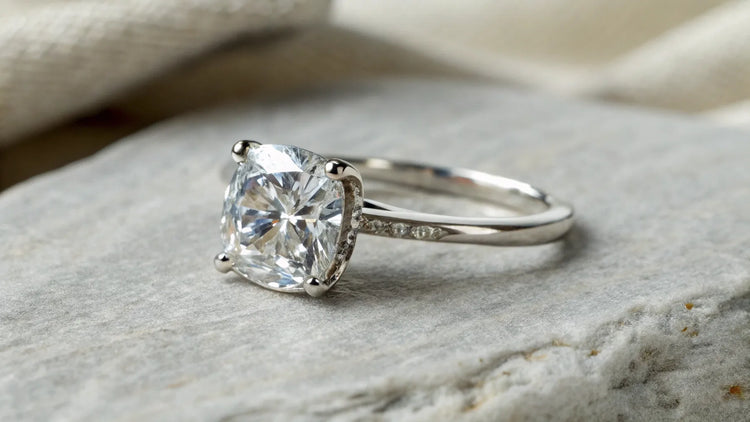 How Big is a 1 Carat Cushion Cut Diamond? A Comprehensive Guide to Size, Beauty, and Customization