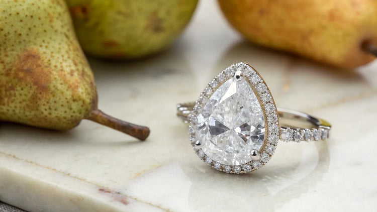 Mastering the Look: Which Way to Wear a Pear-Shaped Diamond