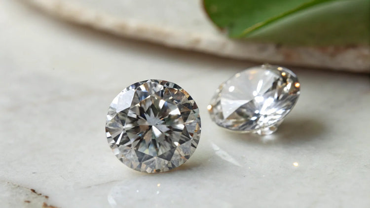 Understanding the Differences Between Natural Diamonds and Lab-Grown Diamonds: A Comprehensive Guide
