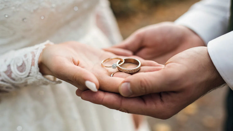 How Should Engagement and Wedding Rings Be Worn