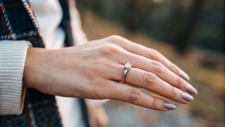 Do You Wear Your Promise Ring on Your Left Hand? Understanding the Symbolism and Placement of Promise Rings