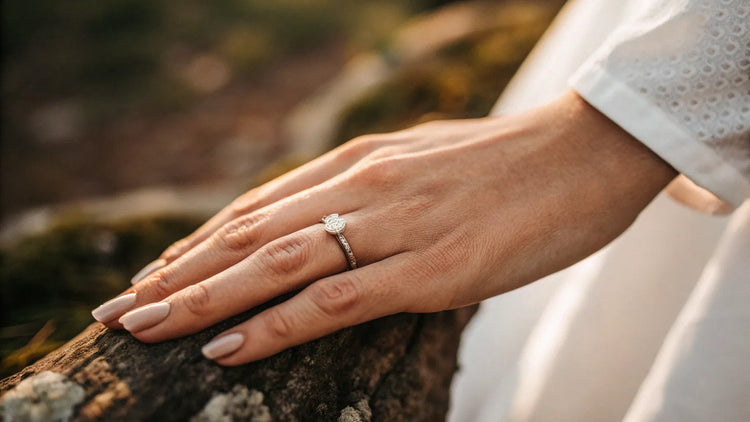 What Finger Should the Wedding Ring Be Worn