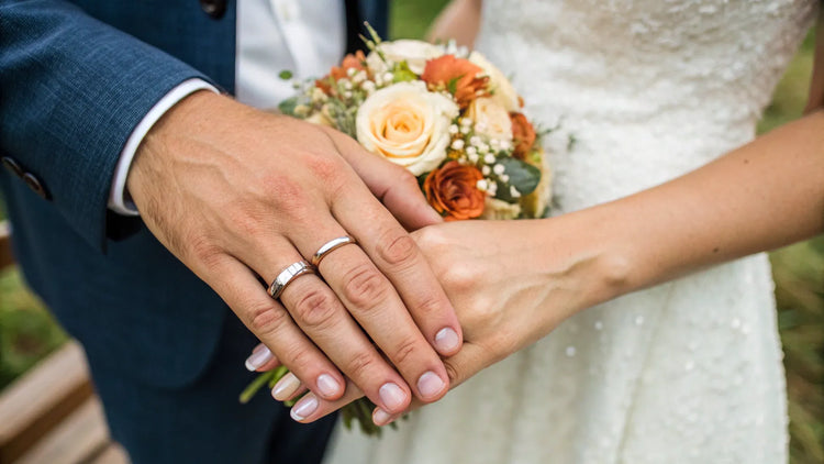 Do People Wear Wedding Rings On Right Hand