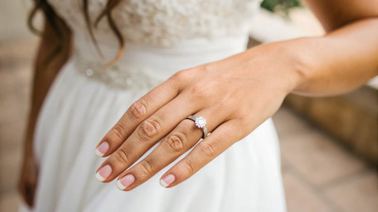 What Hand Does a Wedding Ring Go on Woman