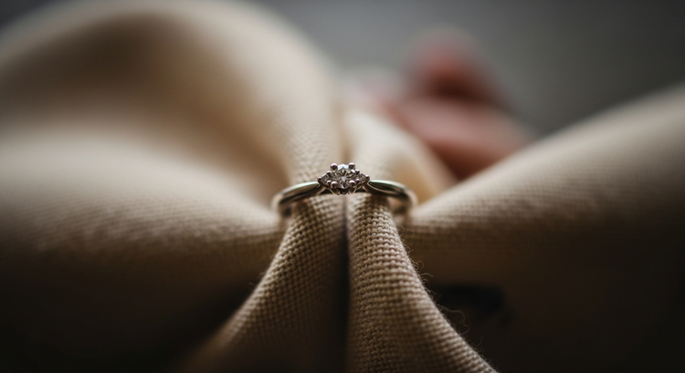 How Long for a Promise Ring: A Comprehensive Guide to Commitment Jewelry