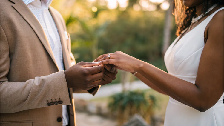 What Are Promise Rings for Couples: A Comprehensive Guide