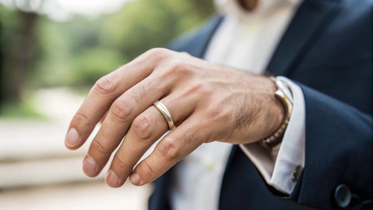 Which Hand Men's Wedding Ring Is Worn