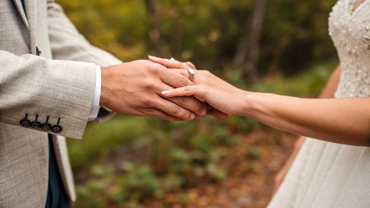 When's the Right Time to Get a Promise Ring? Understanding Commitment Through Jewelry