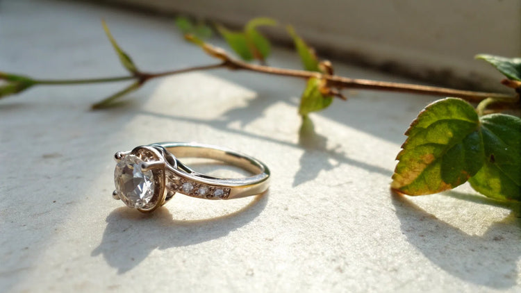 What to Put on a Promise Ring: A Complete Guide to Engraving Ideas and More