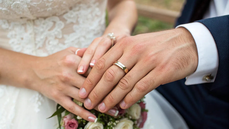 What Hand Do Russians Wear Wedding Ring