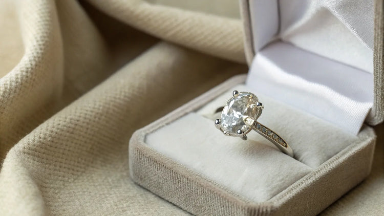 Understanding the Bow Tie Effect in Oval Diamonds: A Comprehensive Guide