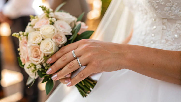 What Hand Should a Wedding Ring Be Worn On