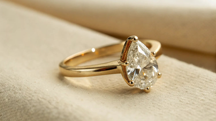 How Should a Pear Shaped Diamond Be Worn: A Comprehensive Guide