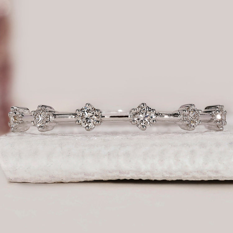 Round Cut White Gold Diamond Wedding Band