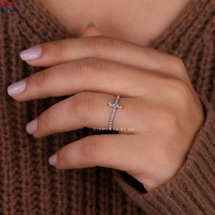 Diamond half eternity band in white gold.
