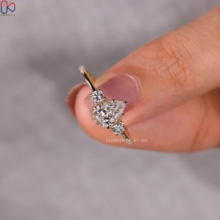 Handmade jewellery designed with care and attention to every feature.
