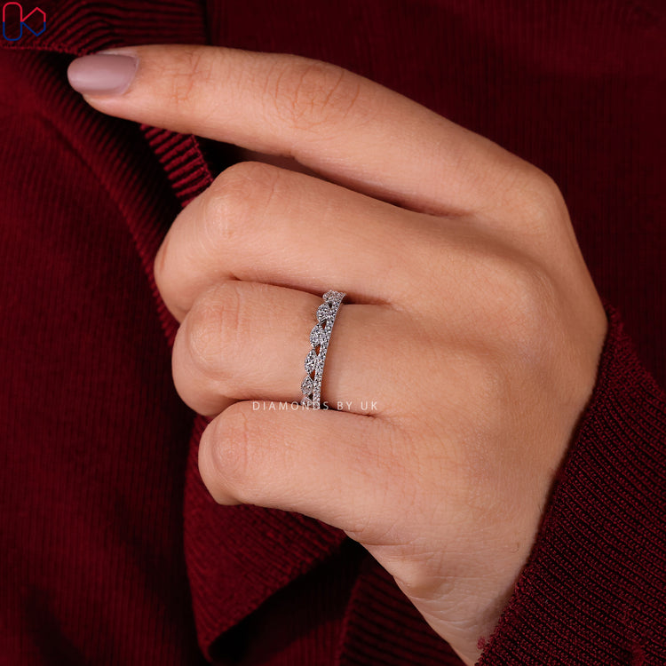 Milgrain band matched with a white gold diamond band design.
